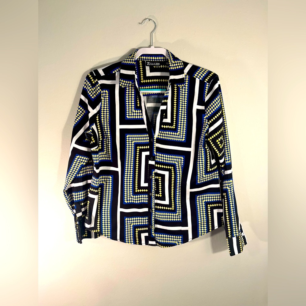 New York & Company button down shirt. Size L. Great condition!